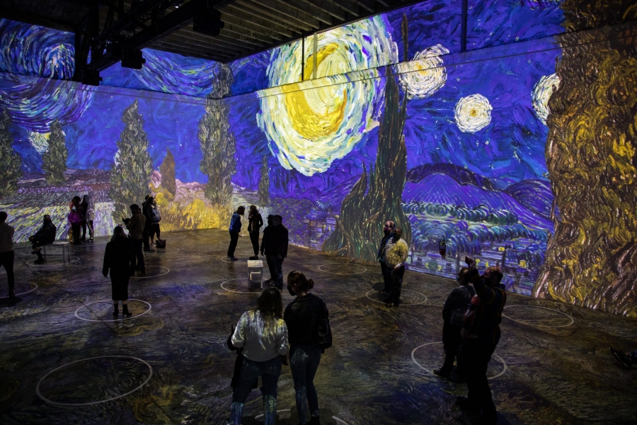 Festival Seni Immersive merayakan desain digital di Atelier des Lumières, Paris